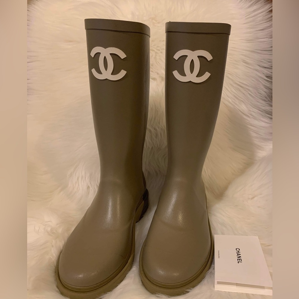 ✨‼️SOLD‼️Brand new authentic chanel rain boots size 36 dark beige